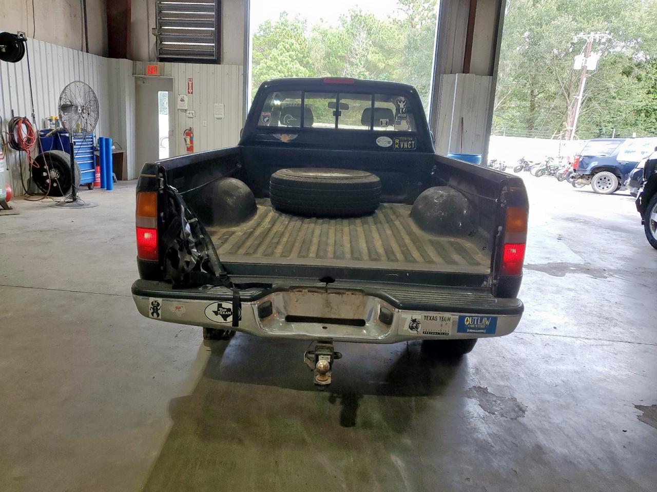 1998 Toyota Tacoma Xtracab VIN: 4TAWN72N8WZ077681 Lot: 84891125