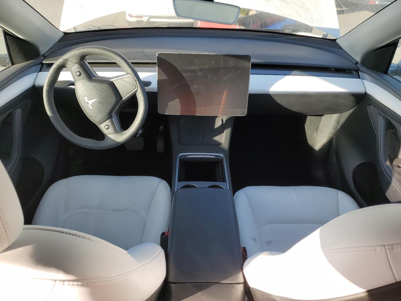 2024 Tesla Model Y VIN: 7SAYGDED9RF105106 Lot: 89711035