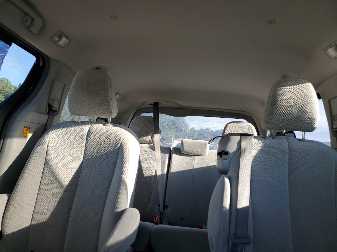 2011 Toyota Sienna Le VIN: 5TDKK3DCXBS136354 Lot: 84590145