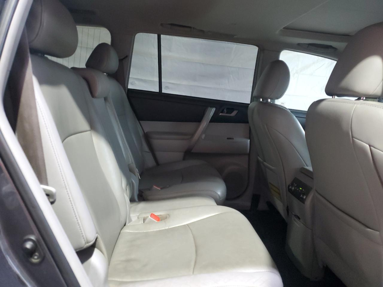 2013 Toyota Highlander Base VIN: 5TDBK3EH3DS186140 Lot: 85667625