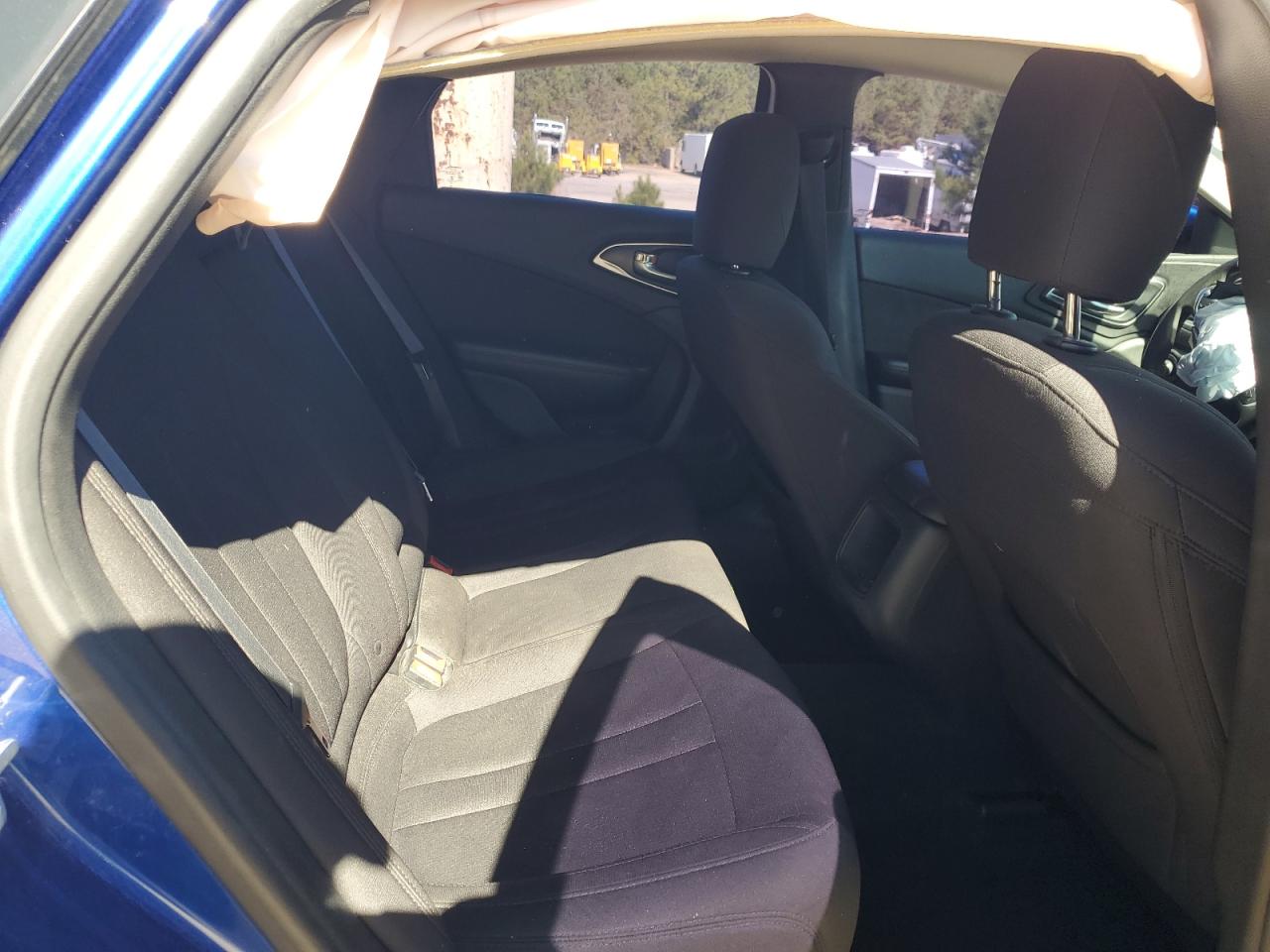 2015 Chrysler 200 Limited VIN: 1C3CCCAB8FN667372 Lot: 82701155