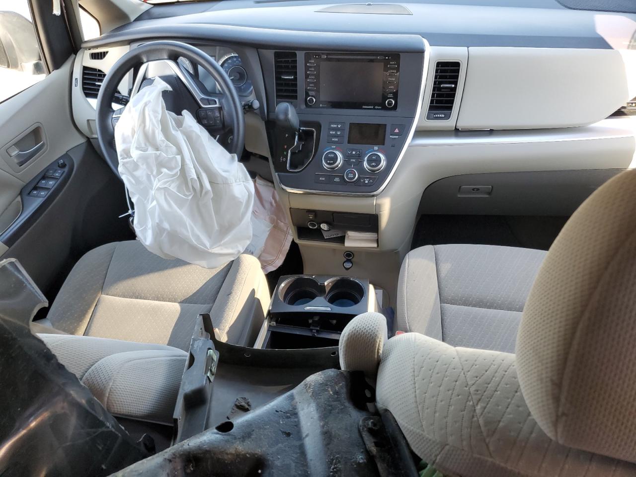 2018 Toyota Sienna Le VIN: 5TDKZ3DCXJS926540 Lot: 85892065