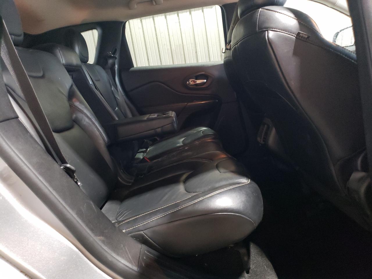 2015 Jeep Cherokee Latitude VIN: 1C4PJMCS8FW577994 Lot: 86148485