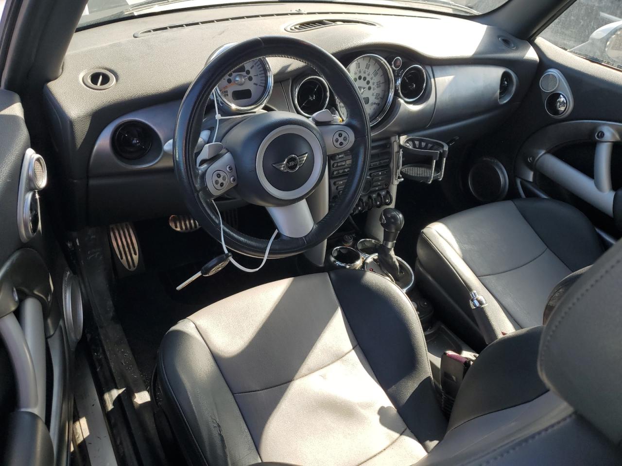 2005 Mini Cooper S VIN: WMWRH33585TK56317 Lot: 84988075