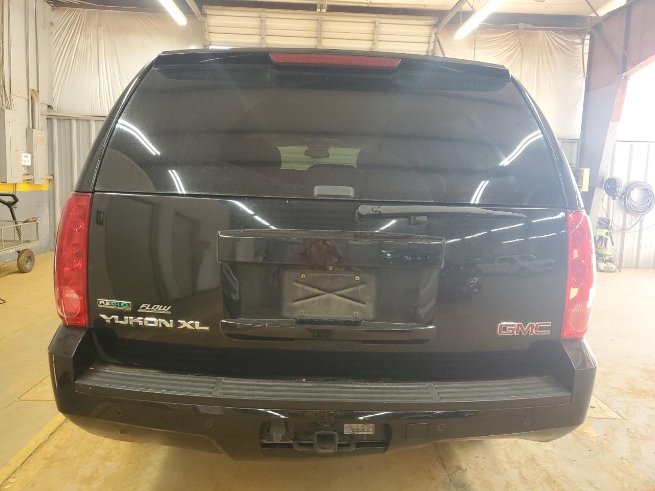 2011 GMC Yukon Xl K1500 Slt VIN: 1GKS2KE35BR102009 Lot: 82187725