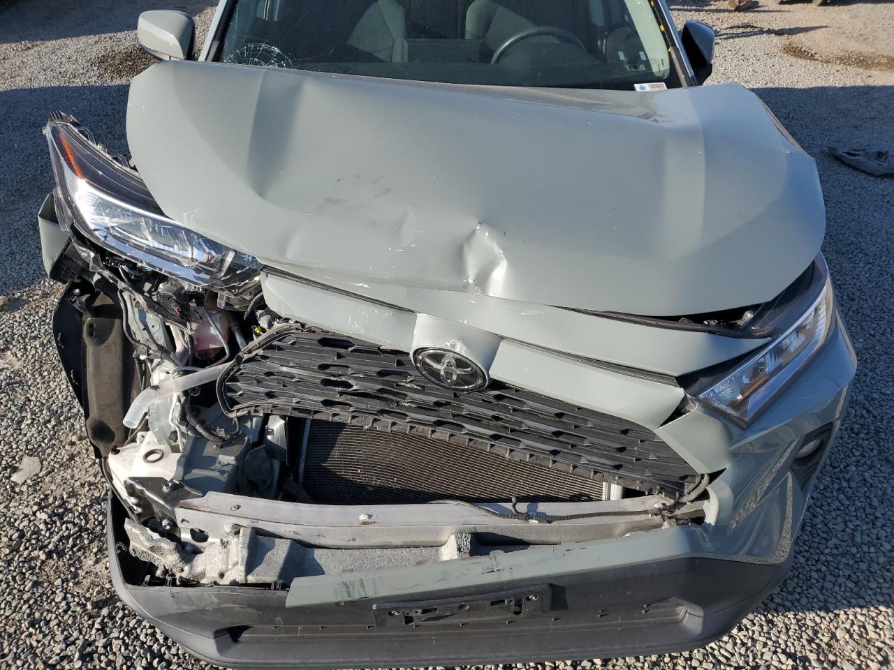 2020 Toyota Rav4 Xle VIN: 2T3W1RFV3LW080067 Lot: 85522845