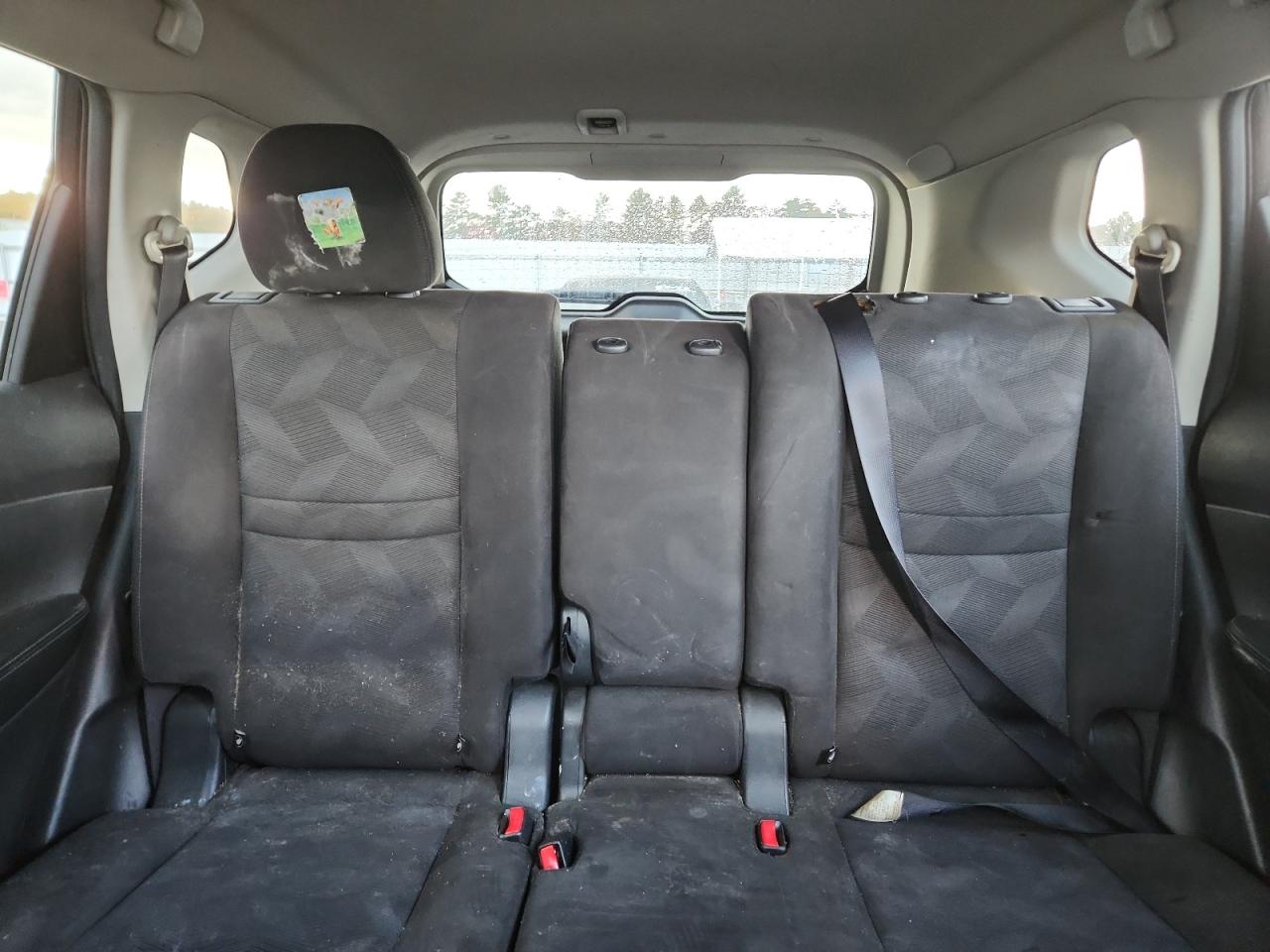 2015 Nissan Rogue S VIN: KNMAT2MV1FP521113 Lot: 89825155