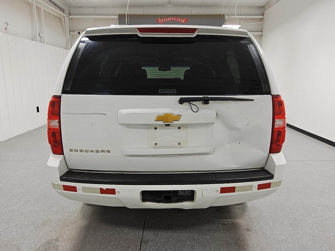 2014 Chevrolet Suburban K1500 Lt VIN: 1GNSKJE73ER228258 Lot: 85601405