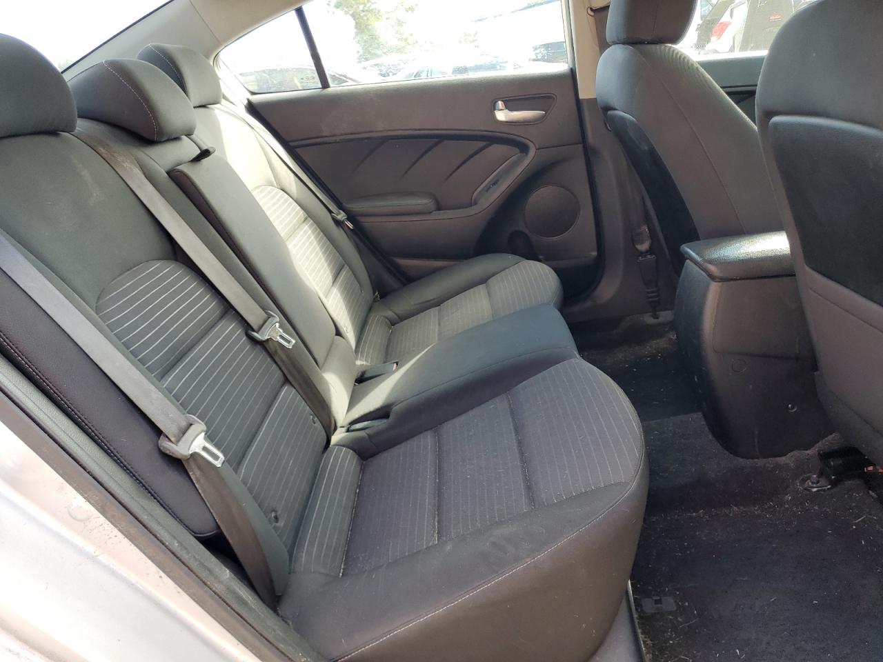 2017 Kia Forte Lx VIN: 3KPFL4A7XHE043462 Lot: 85153235