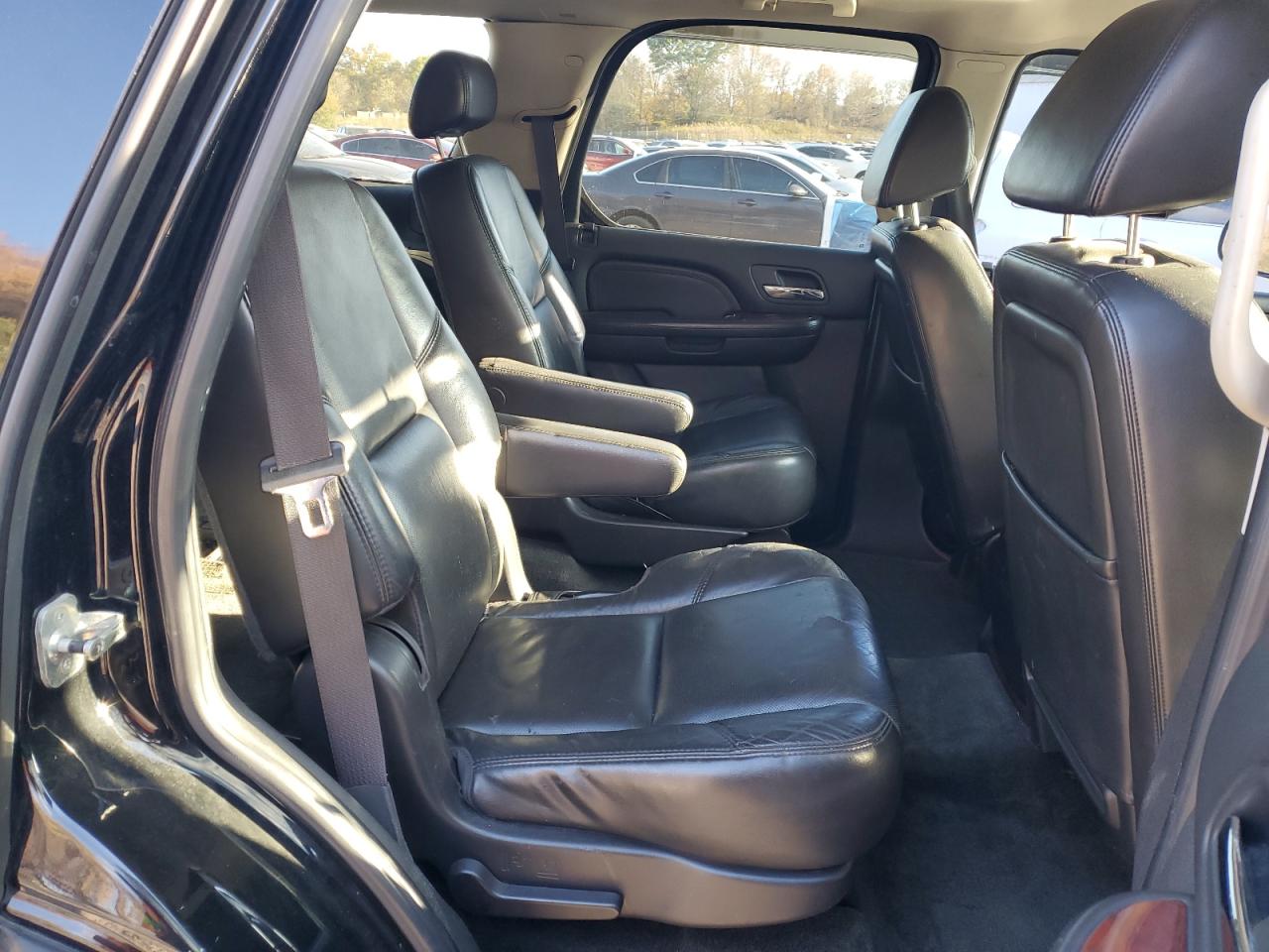 2007 Cadillac Escalade Luxury VIN: 1GYFK63877R374615 Lot: 89791985