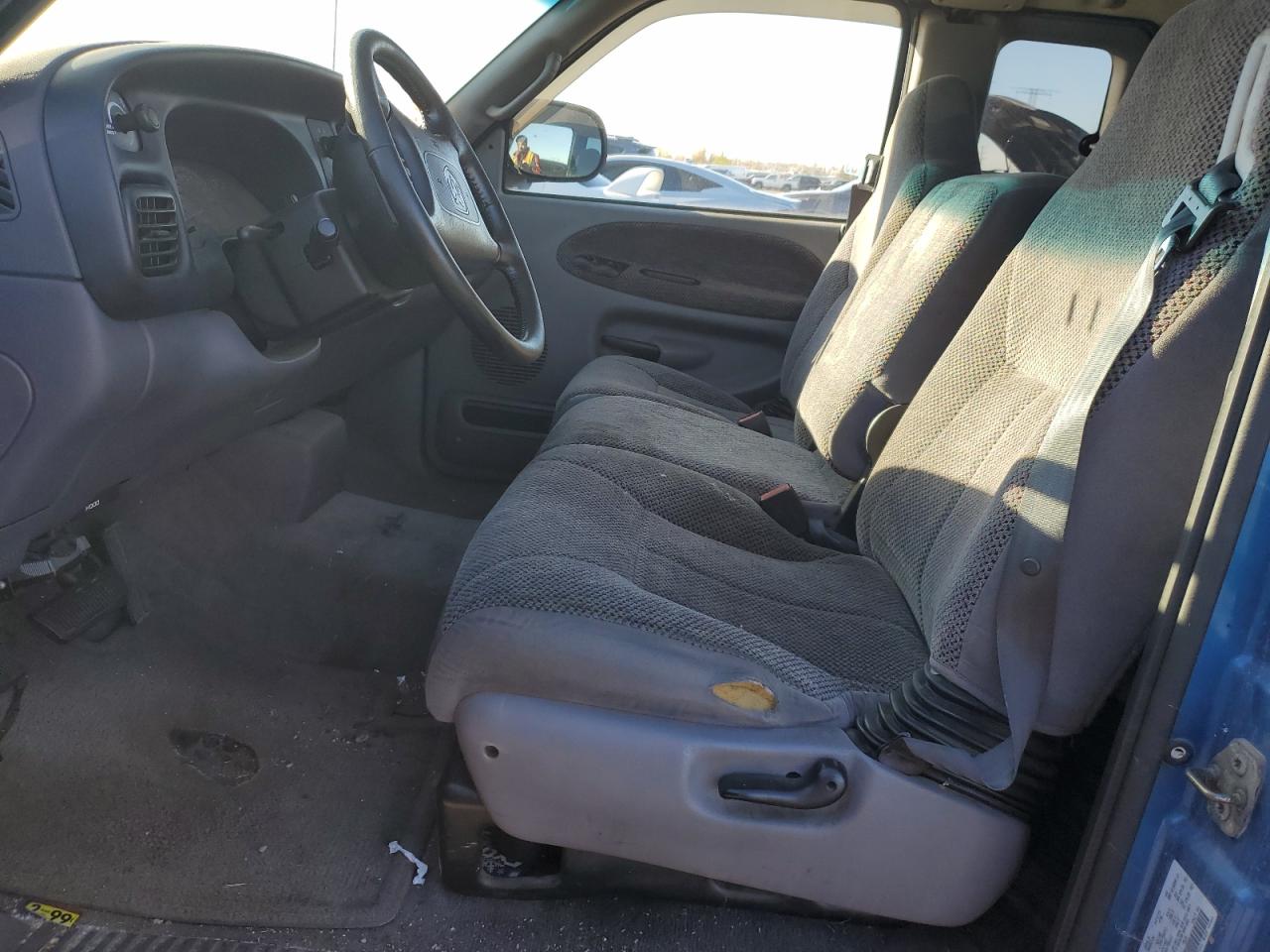 1998 Dodge Ram 2500 VIN: 1B7KC23W3WJ217802 Lot: 89909365