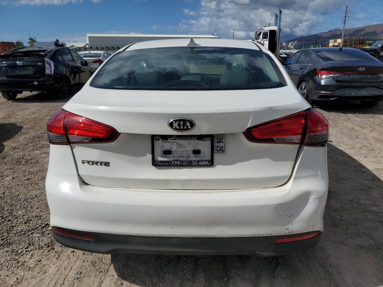 2018 Kia Forte Lx VIN: 3KPFK4A79JE254693 Lot: 90375895