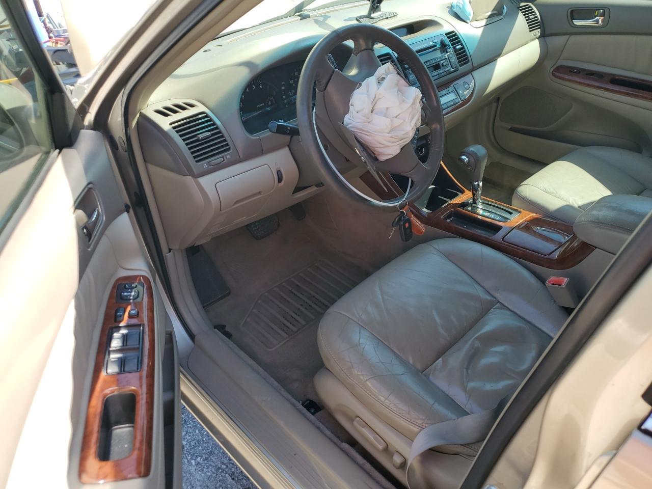 2002 Toyota Camry Le VIN: 4T1BE30K42U110781 Lot: 85648795