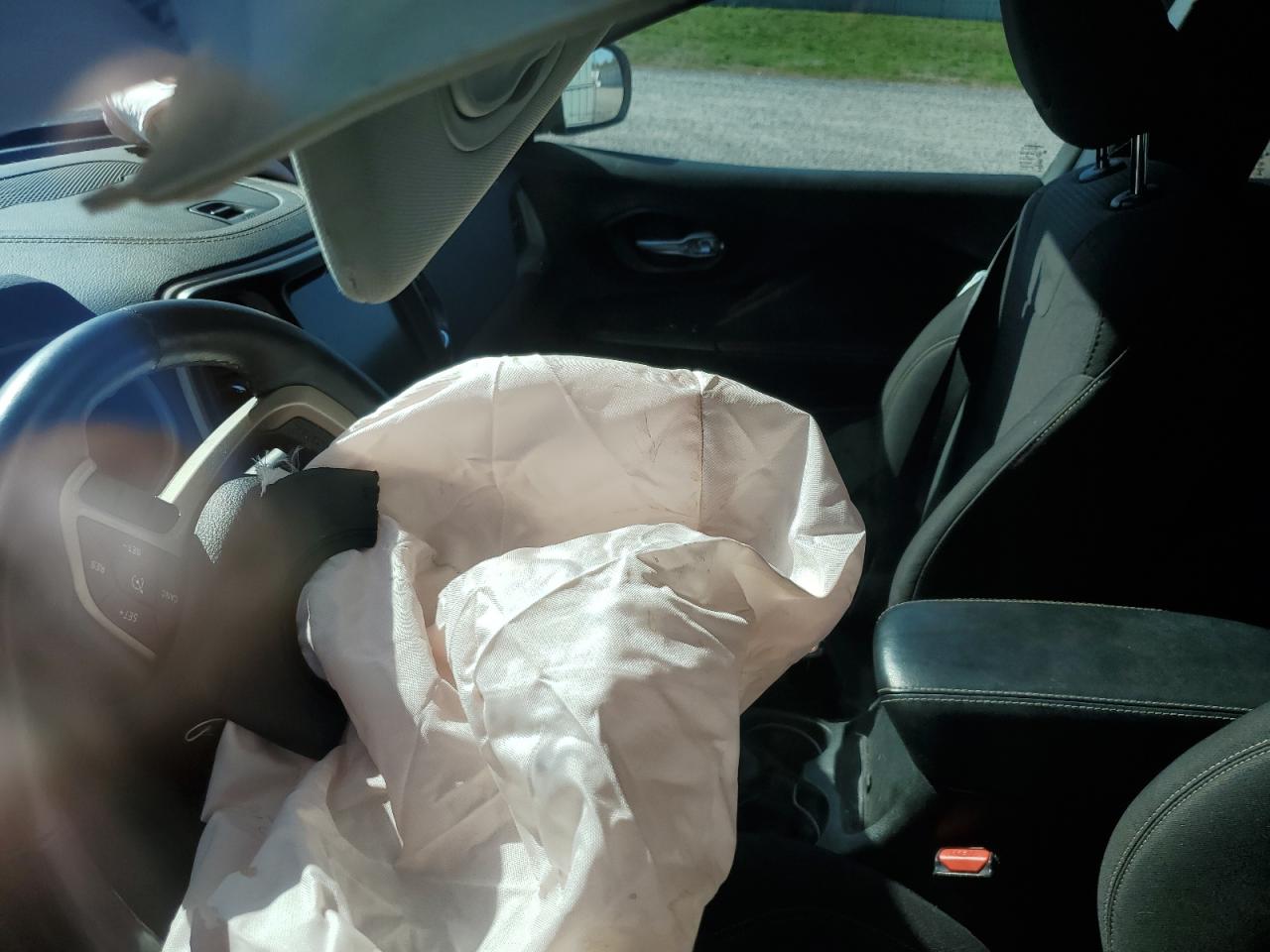 2016 Jeep Cherokee Latitude VIN: 1C4PJMCS2GW129980 Lot: 84653565