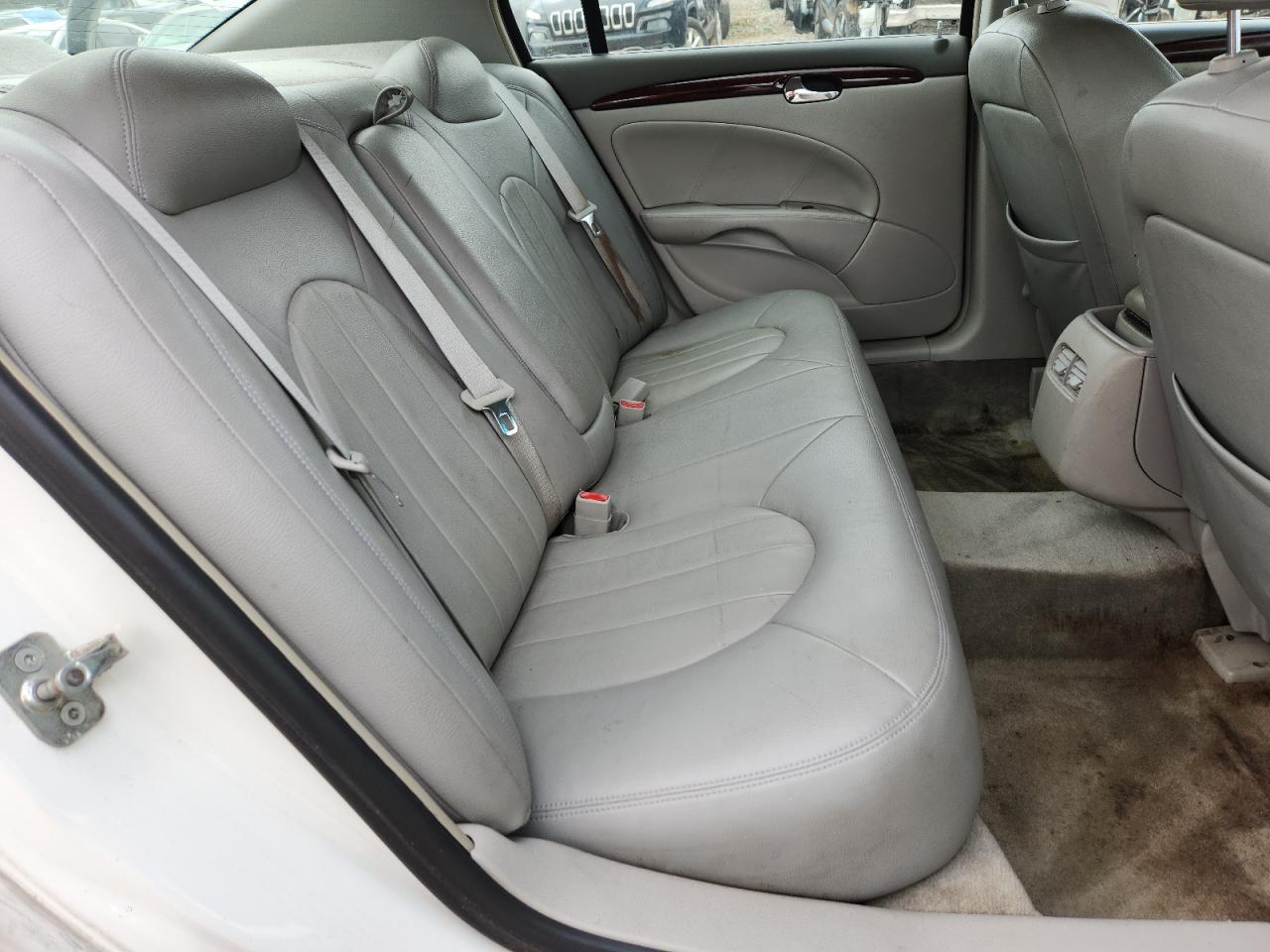 2008 Buick Lucerne Cx VIN: 1G4HP572X8U170918 Lot: 90826345