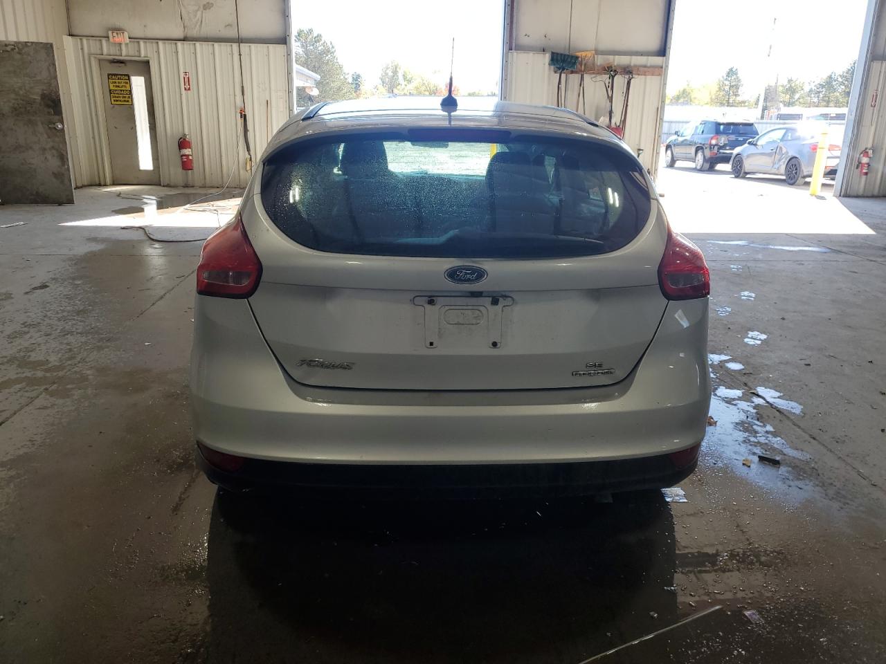 2016 Ford Focus Se VIN: 1FADP3K23GL294358 Lot: 86063815