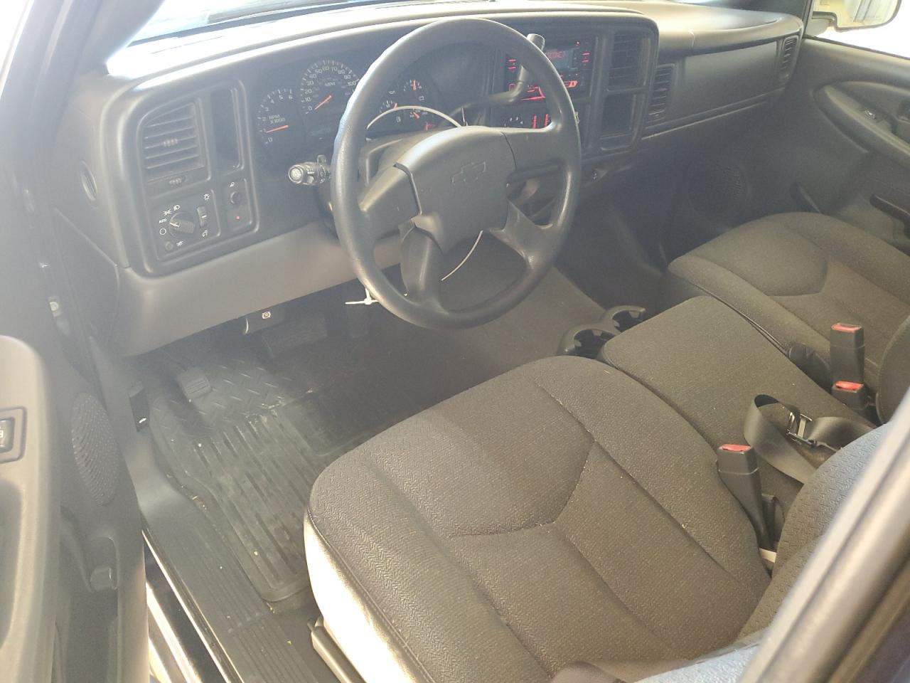 2005 Chevrolet Silverado C1500 VIN: 2GCEC19V751392388 Lot: 85008425