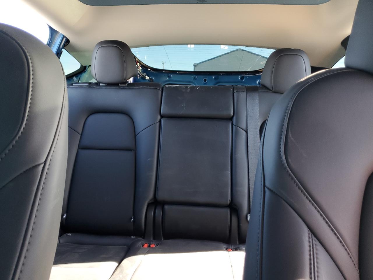 2025 Tesla Model Y VIN: 7SAYGDEE6SF305777 Lot: 90378465