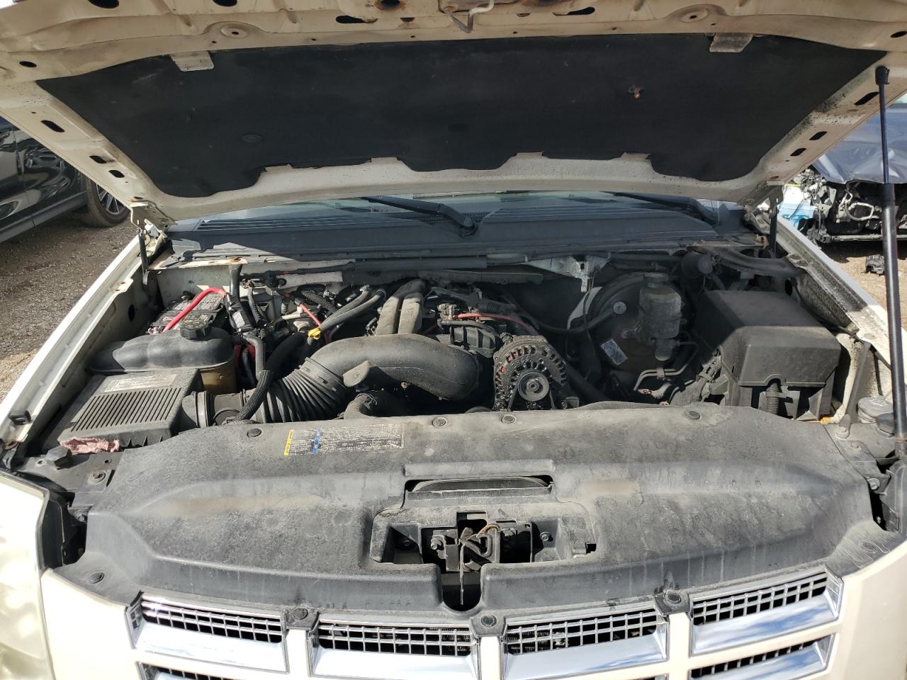 2007 Cadillac Escalade Luxury VIN: 1GYFK63847R223747 Lot: 87095425