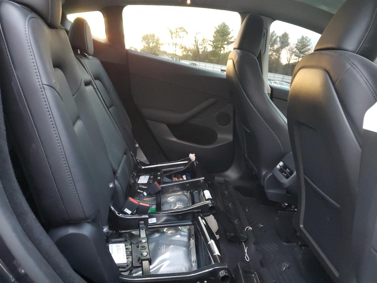 2025 Tesla Model Y VIN: 7SAYGDED3SF264869 Lot: 90709965