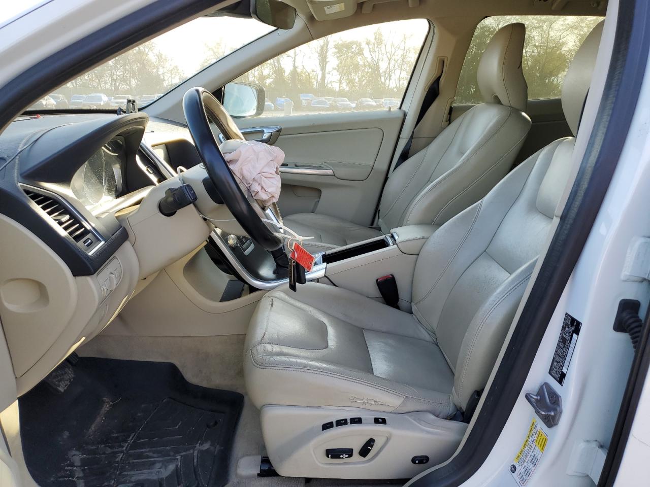 2015 Volvo Xc60 T5 Premier VIN: YV4612RK3F2737792 Lot: 90391485