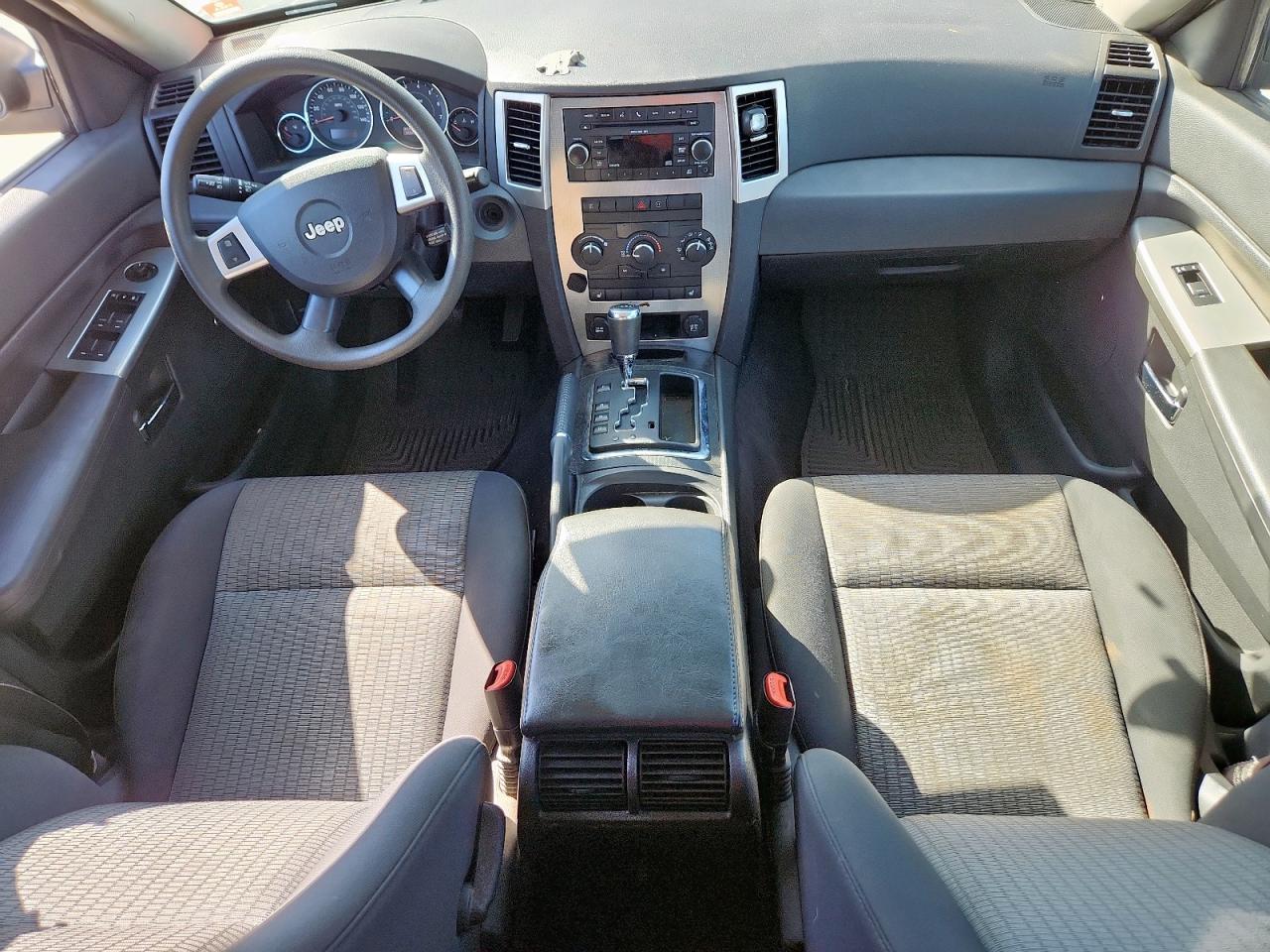 2010 Jeep Grand Cherokee Laredo VIN: 1J4PR4GK8AC120903 Lot: 84360235