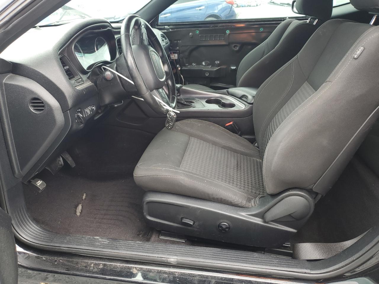 2018 Dodge Challenger Sxt VIN: 2C3CDZAG0JH255587 Lot: 85949045