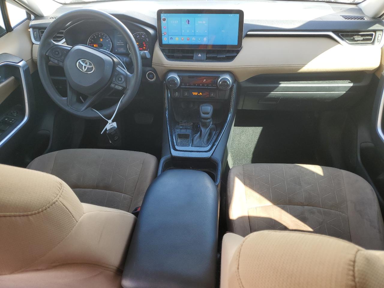 2019 Toyota Rav4 Xle VIN: 2T3W1RFVXKC013921 Lot: 84049605