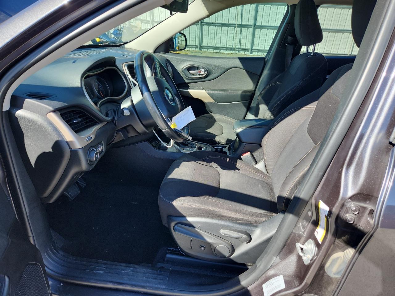 2017 Jeep Cherokee Latitude VIN: 1C4PJMCB8HW576931 Lot: 87433155