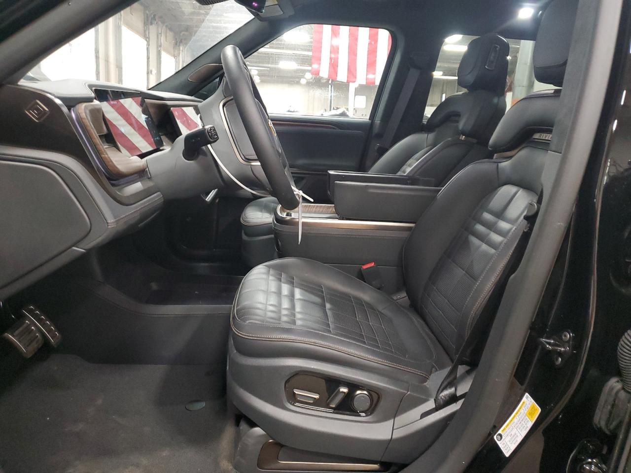 2025 Rivian R1S Premium VIN: 7PDSGCBP0SN070449 Lot: 87453915