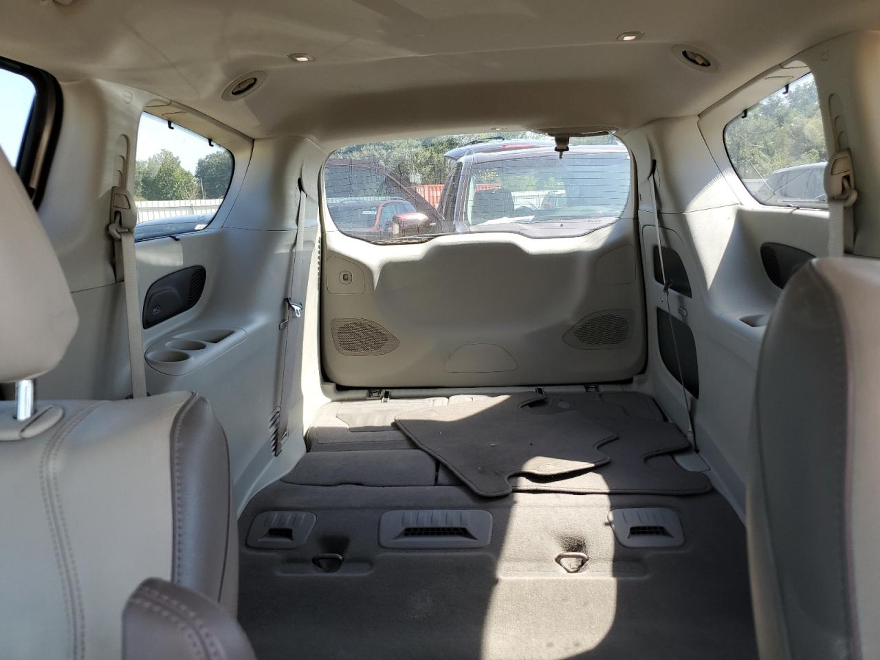 2018 Chrysler Pacifica Touring L VIN: 2C4RC1BG3JR107582 Lot: 81986225