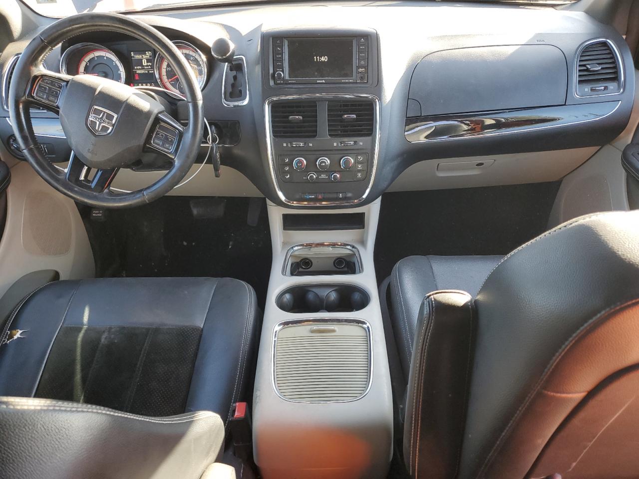 2017 Dodge Grand Caravan Sxt VIN: 2C4RDGCGXHR607215 Lot: 82681485