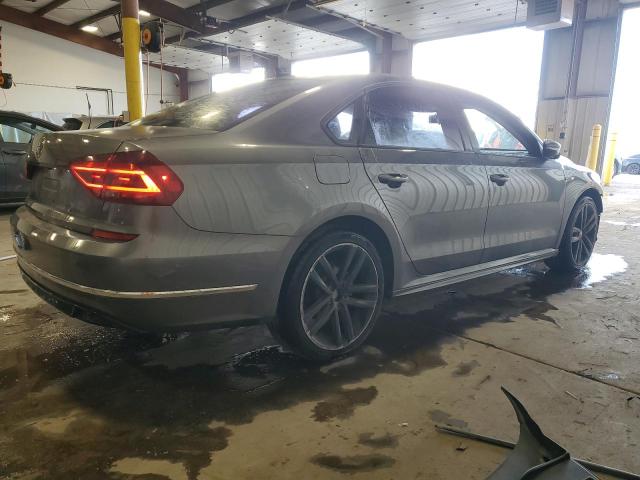  VOLKSWAGEN PASSAT 2018 Серый