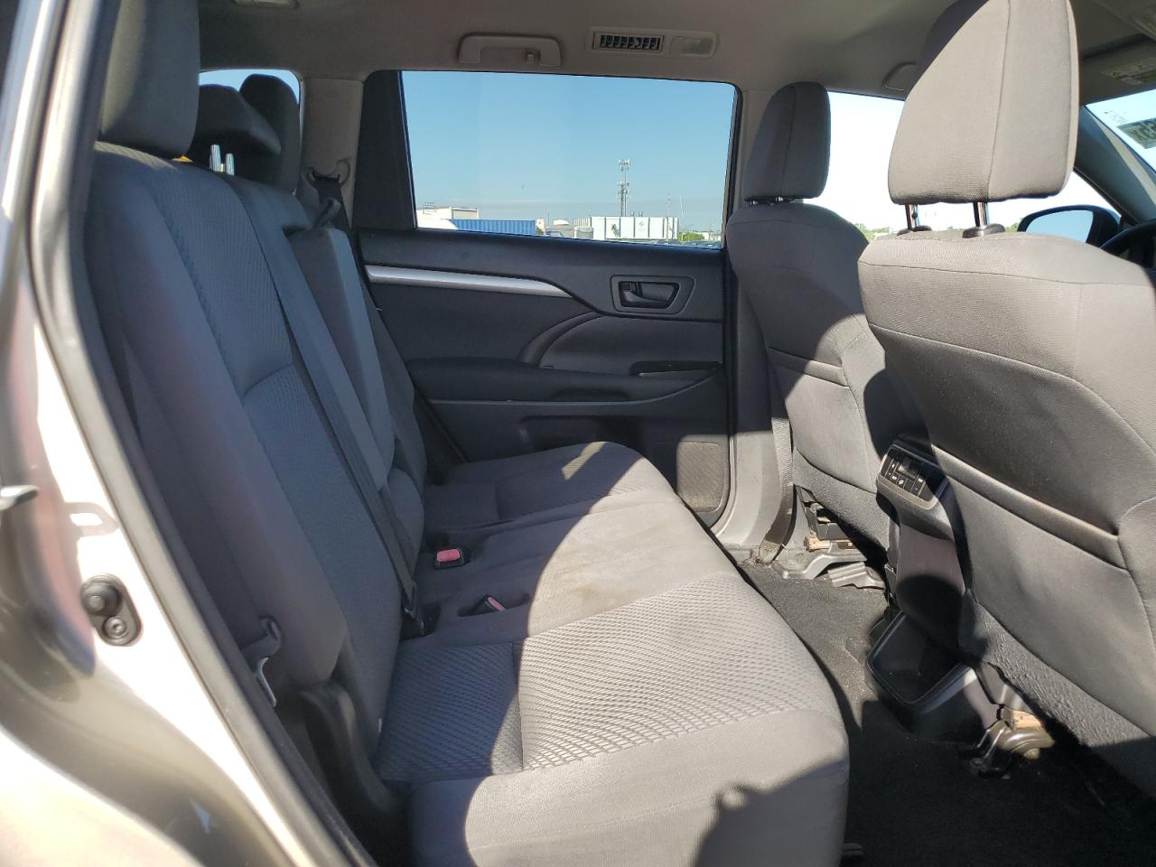 2015 Toyota Highlander Le VIN: 5TDZKRFH4FS072361 Lot: 82431065