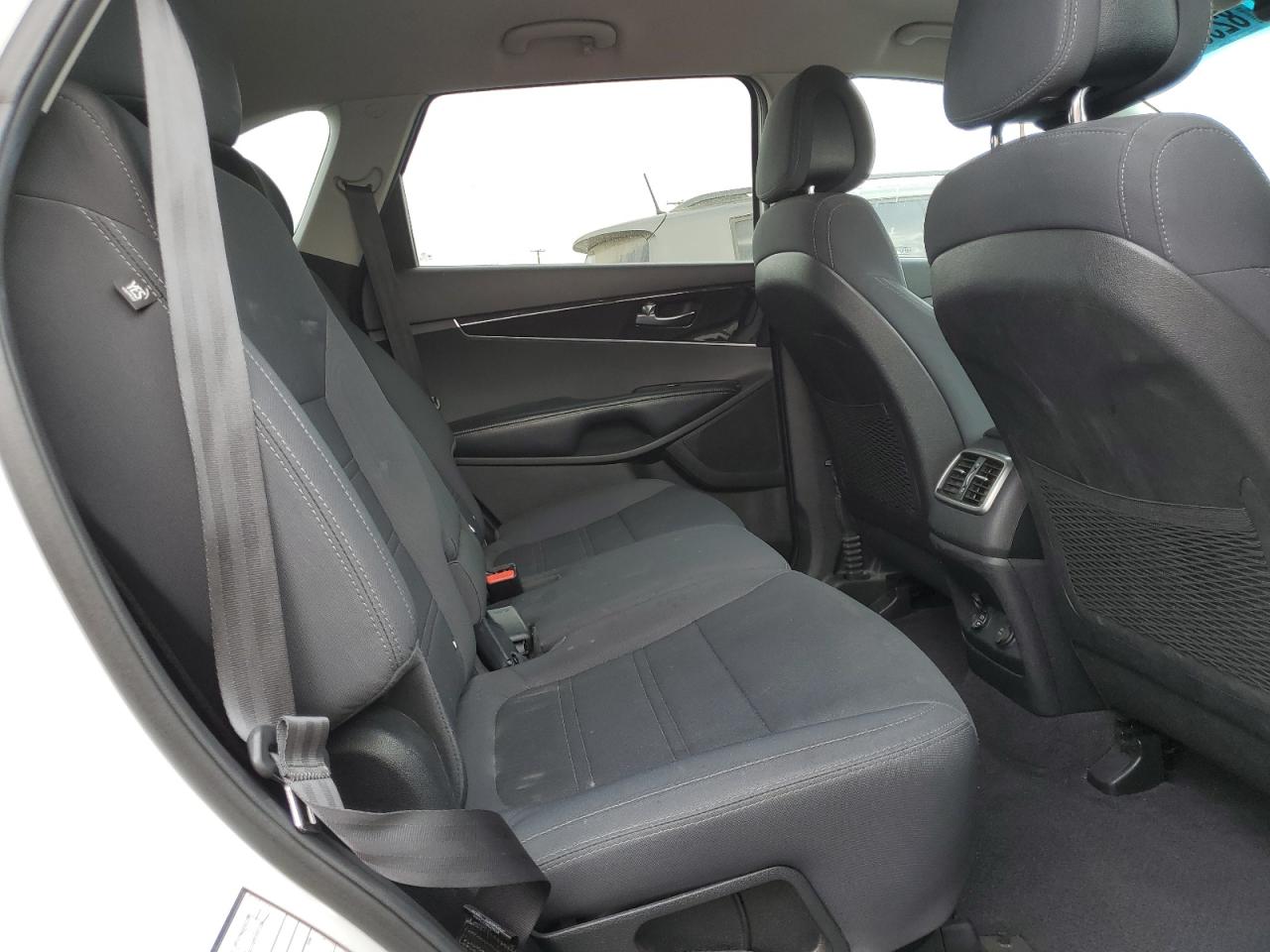 2017 Kia Sorento Lx VIN: 5XYPGDA54HG196140 Lot: 82333275