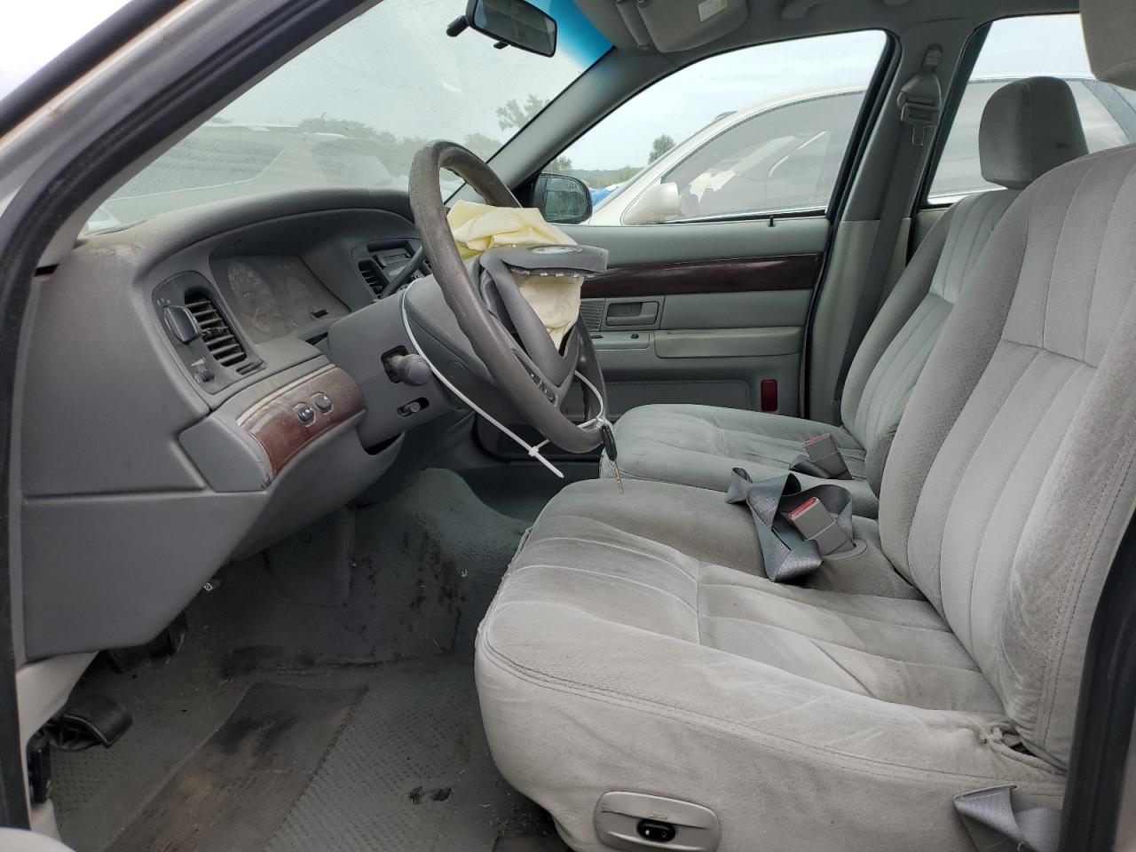 2003 Mercury Grand Marquis Gs VIN: 2MEFM74WX3X603726 Lot: 83942145