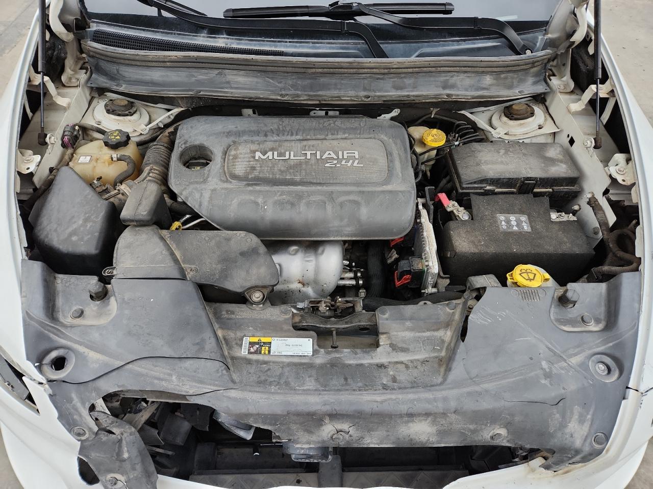 2015 Jeep Cherokee Latitude VIN: 1C4PJMCB4FW679180 Lot: 81936415