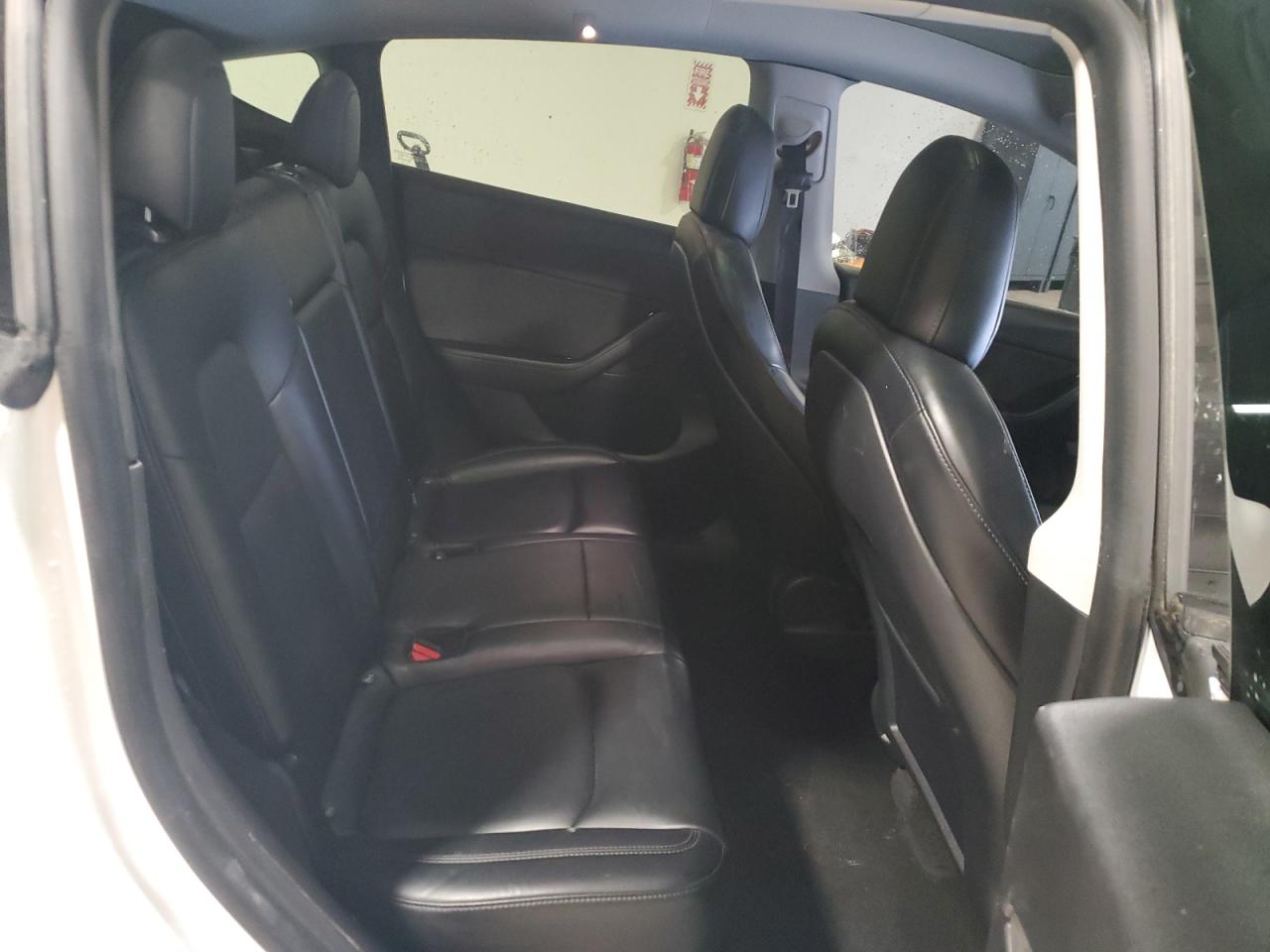 2021 Tesla Model Y VIN: 5YJYGDEE1MF086033 Lot: 85854375