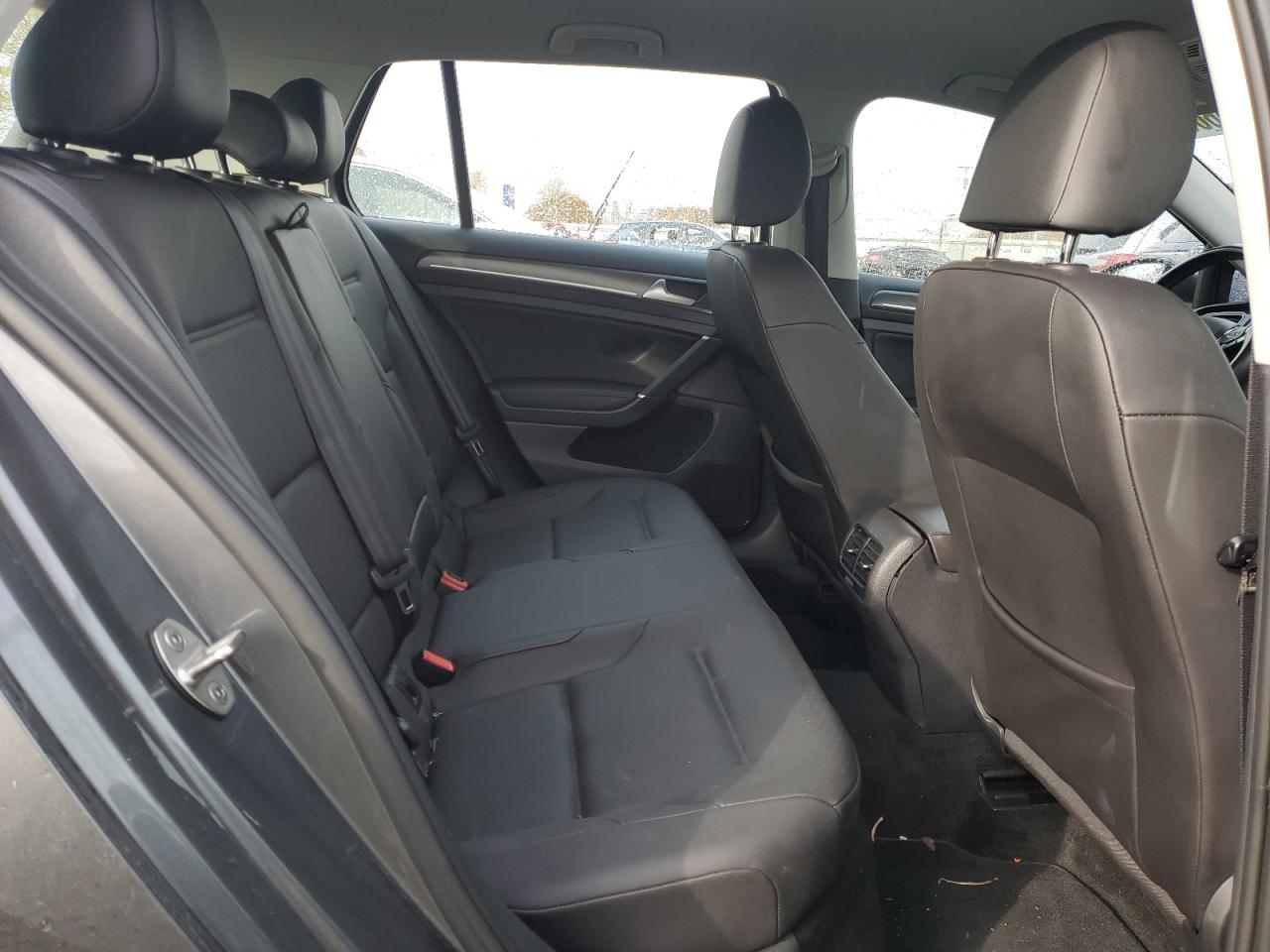 2018 Volkswagen E-Golf Sel Premium VIN: WVWPR7AU8JW911996 Lot: 87215605