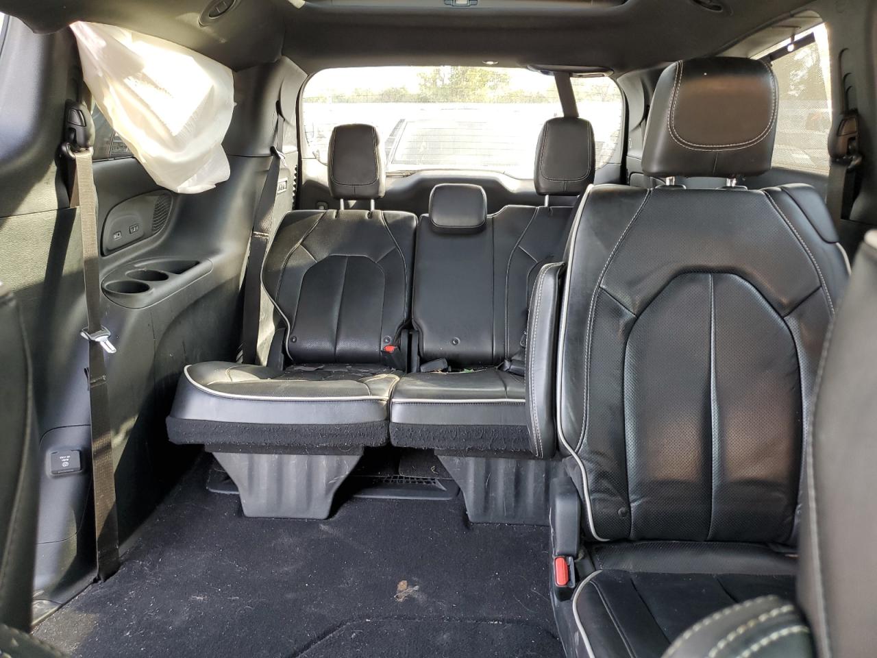 2018 Chrysler Pacifica Limited VIN: 2C4RC1GG4JR333591 Lot: 84740025