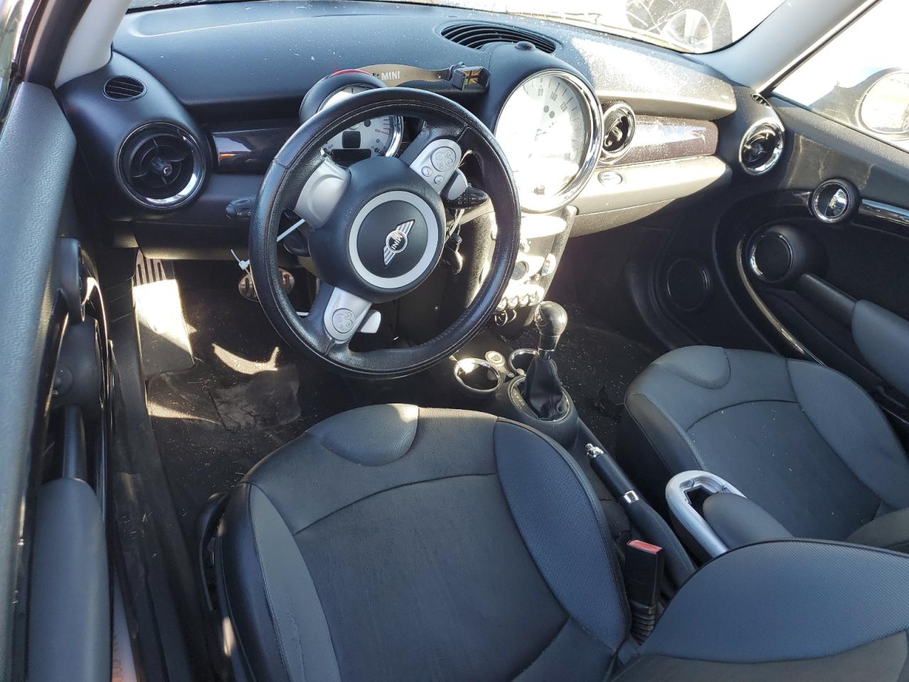 2009 Mini Cooper S VIN: WMWMF73599TW86001 Lot: 89833235