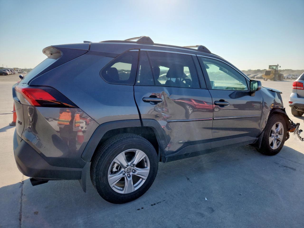 2025 Toyota Rav4 Xle VIN: 2T3W1RFV8SW401907 Lot: 82453525