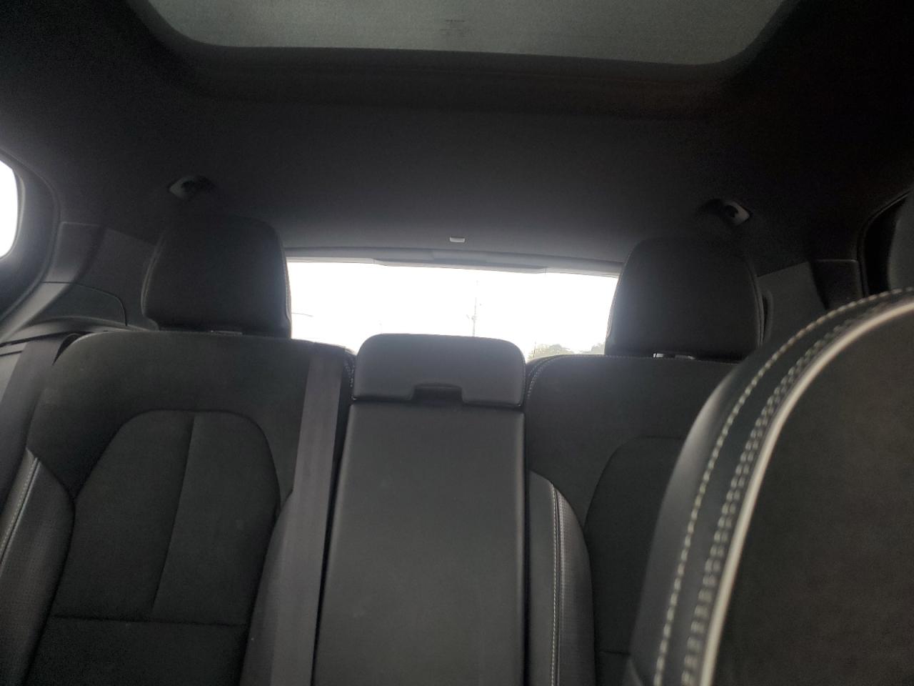 2020 Volvo Xc40 T5 R-Design VIN: YV4162UM5L2180951 Lot: 90300985