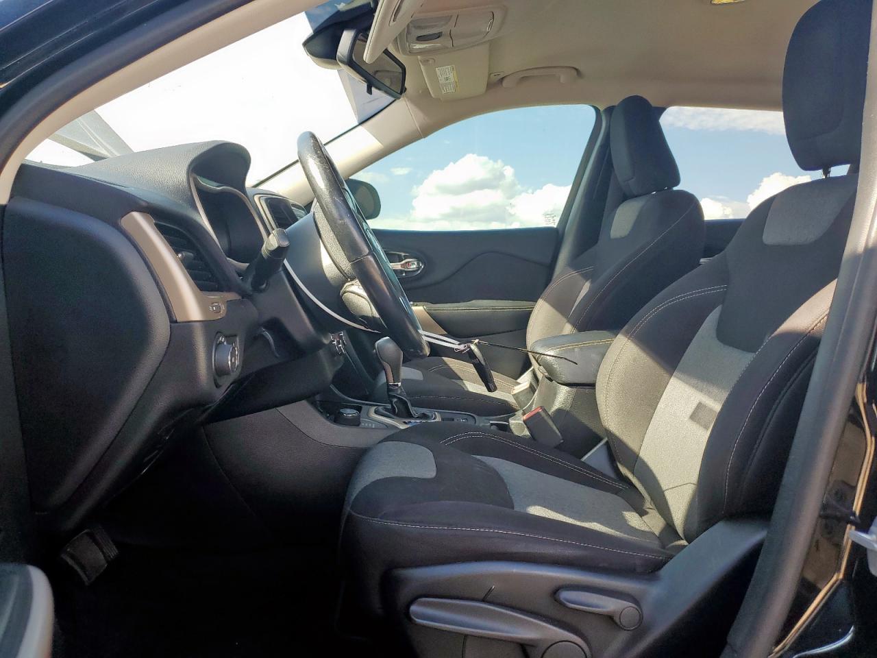 2018 Jeep Cherokee Latitude VIN: 1C4PJMCX9JD508828 Lot: 82277855