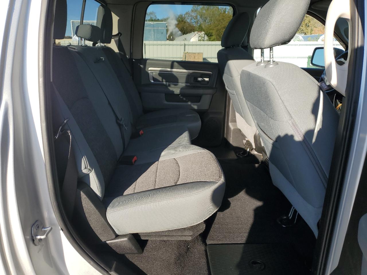 2018 Ram 1500 Slt VIN: 3C6RR7LT8JG235214 Lot: 87067155