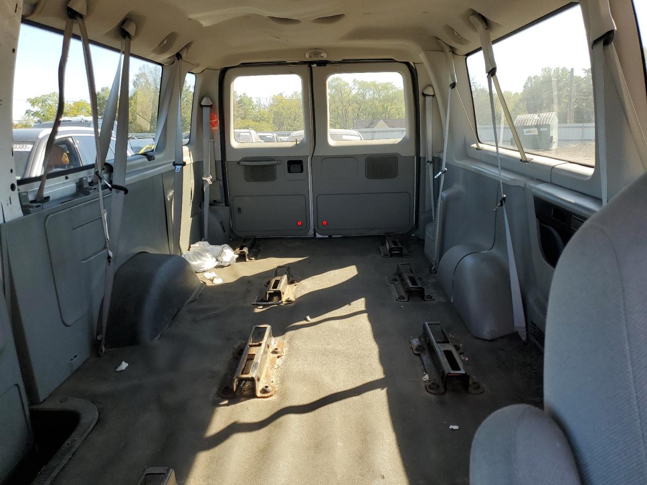 2014 Ford Econoline E350 Super Duty Wagon VIN: 1FBSS3BL7EDA97360 Lot: 85180175