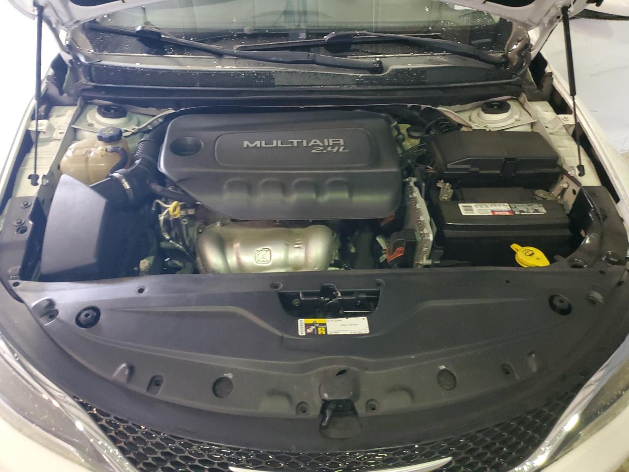 2015 Chrysler 200 Limited VIN: 1C3CCCAB5FN757966 Lot: 86235025