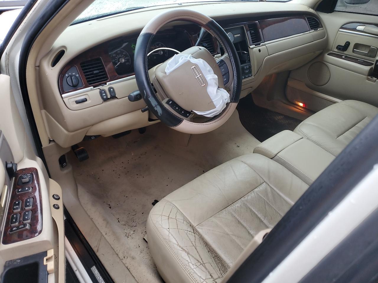 2006 Lincoln Town Car Signature VIN: 1LNHM81V46Y621540 Lot: 90110085