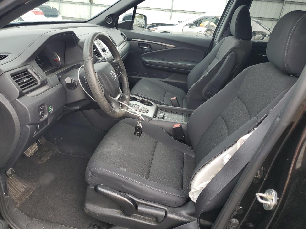 2019 Honda Passport Sport VIN: 5FNYF8H26KB014057 Lot: 82300395