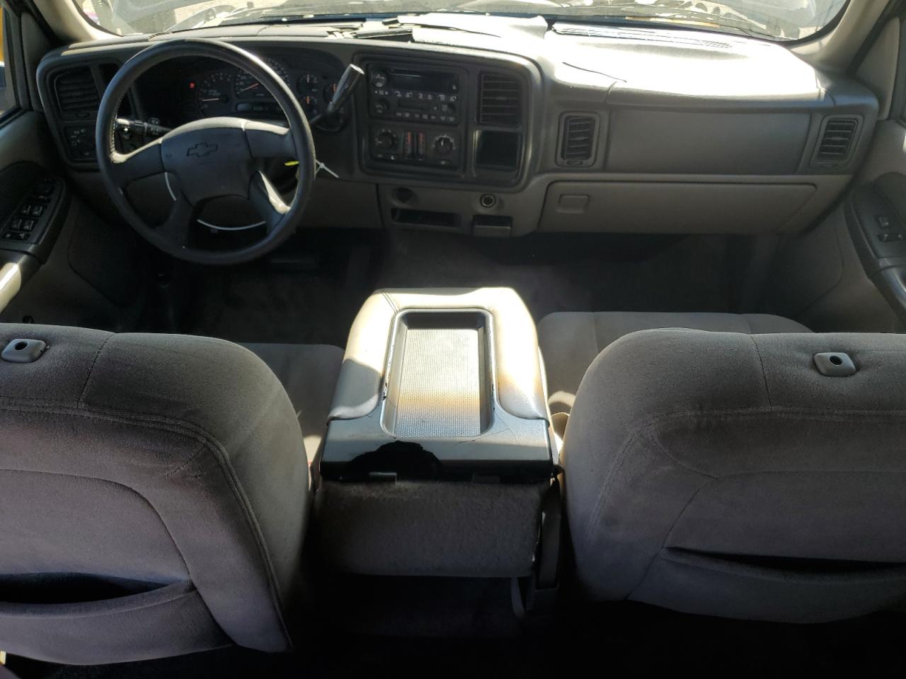 2003 Chevrolet Tahoe C1500 VIN: 1GNEC13V53R233325 Lot: 82772675